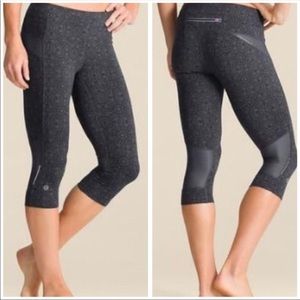 Athleta Bare to Run crops
